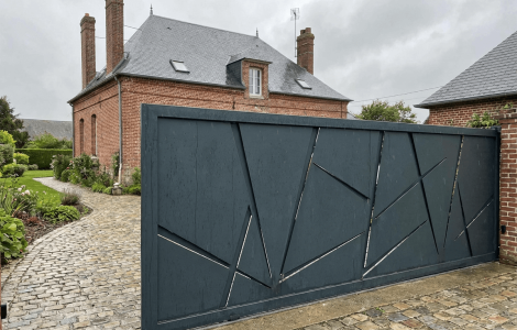 portail coulissant acier